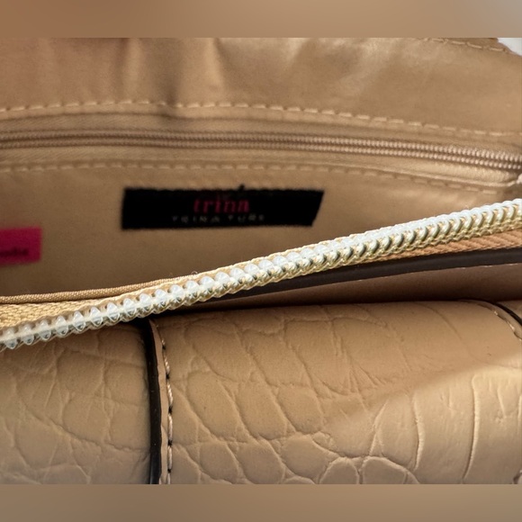 Trina Turk Tan Croc-Embossed crossbody with gold hardware - Picture 8 of 9